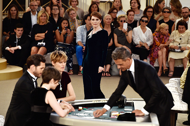 Неделя высокой моды в Париже: Chanel, осень 2015 (фото 1)