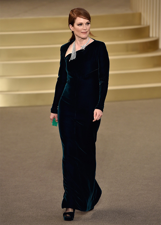 Джулианна Мур Неделя высокой моды в Париже: гости показа Chanel (фото 1)