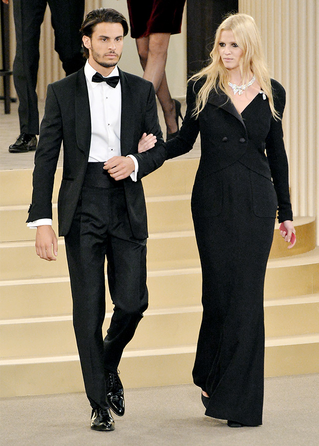 Батист Джиабикони и Лара Стоун Неделя высокой моды в Париже: гости показа Chanel (фото 7)