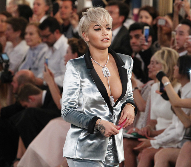 Рита Ора Неделя высокой моды в Париже: гости показа Chanel (фото 9)