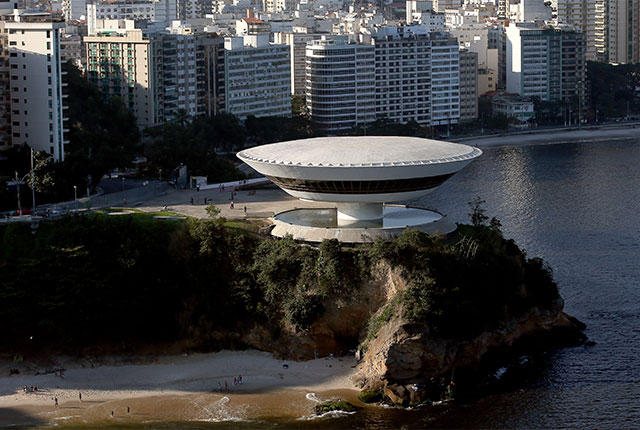Архитектурная экскурсия: модернистские здания Рио (фото 1)