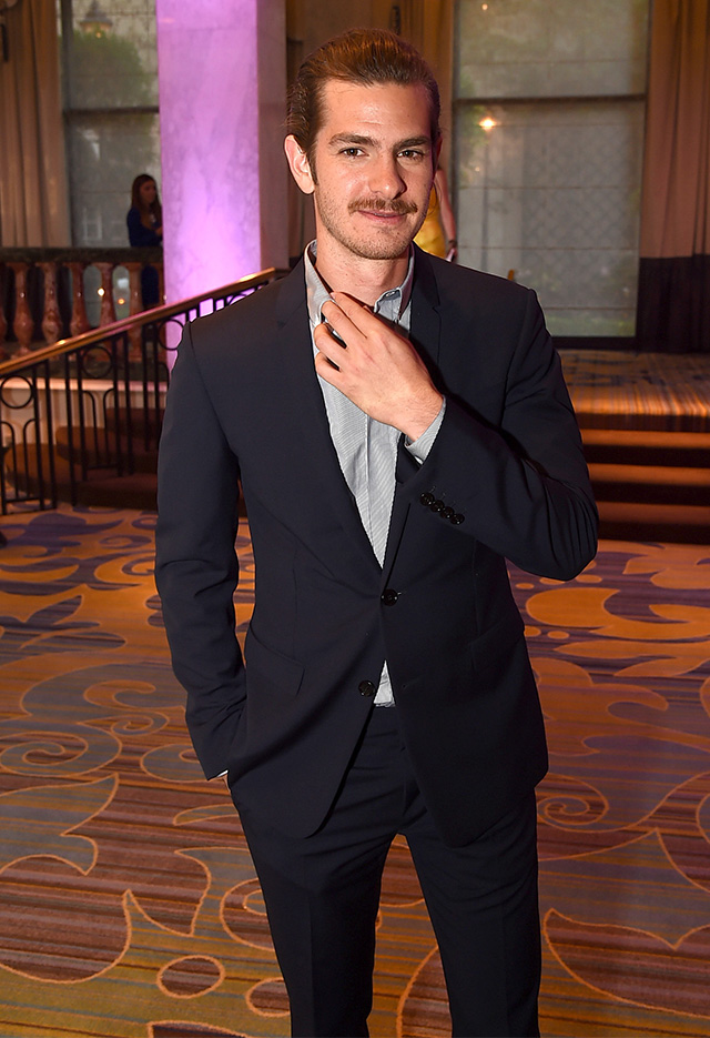 Эндрю Гарфилд Ежегодный банкет Голливудской ассоциации иностранной прессы (фото 8)