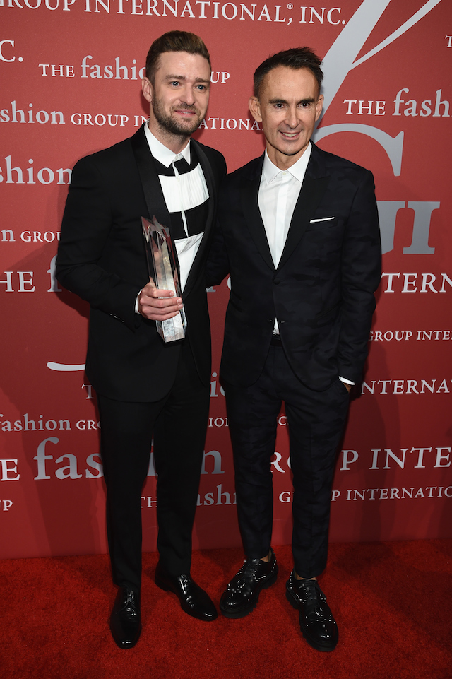 Джастин Тимберлейк и Нил Баррет Церемония Fashion Group International Night of Stars (фото 4)
