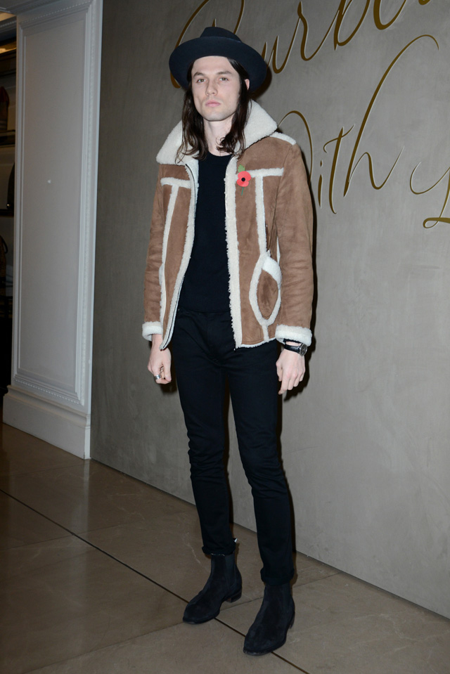 Джеймс Бэй Премьера рождественского фильма Burberry в Лондоне (фото 12)