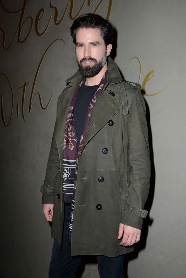 Джек Гиннесс Премьера рождественского фильма Burberry в Лондоне (фото 7)