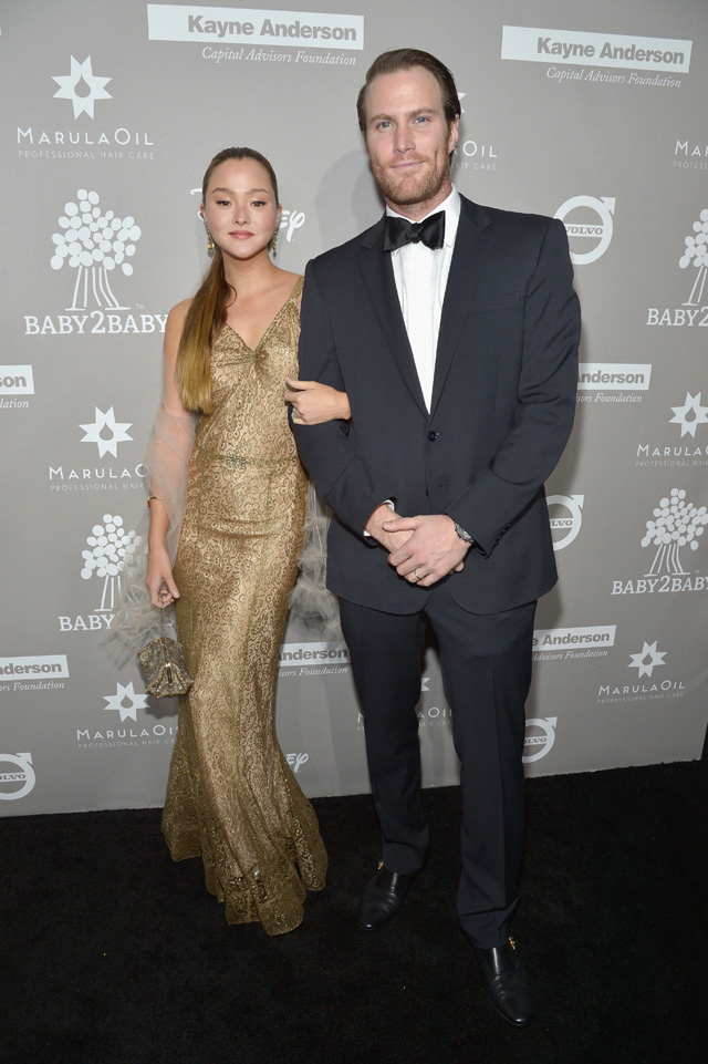 Гости гала-вечера Baby2Baby в Лос-Анджелесе (фото 13)