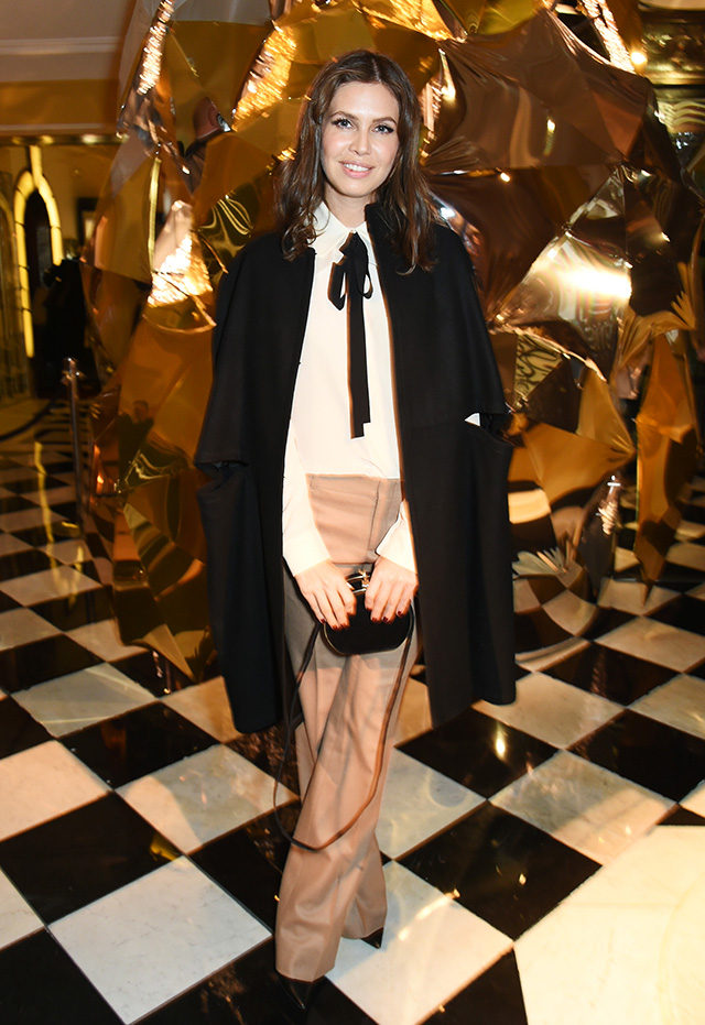 Дарья Жукова Рождественская елка Burberry в отеле Claridge's (фото 1)