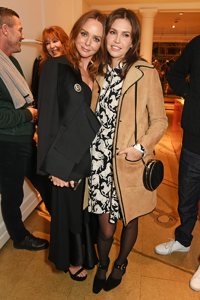 Стелла МакКартни и Дарья Жукова Гости вечера Stella McCartney в Лондоне (фото 2)