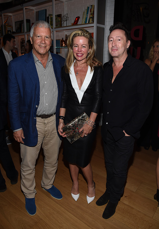 Ларри Гагосян, Крисси Эрф Гагосян и Джулиан Леннон Кэти Холмс на званом ужине в Майами (фото 6)