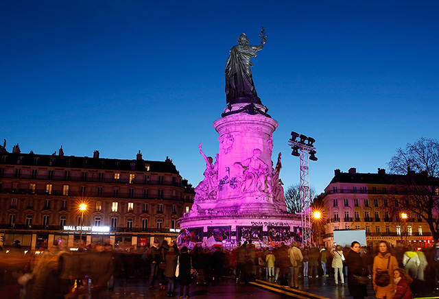 Почему в борьбе с террором французы берутся не за дубинку, а за круассан и баранку (фото 1)