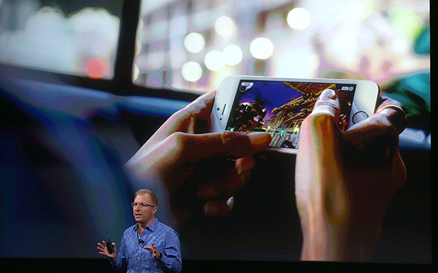 «Просто некоторые любят маленькие "айфоны"» и другие новости презентации Apple (фото 5)