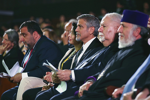 Джордж Клуни прибыл в Ереван для участия в первой церемонии Aurora Prize (фото 8)