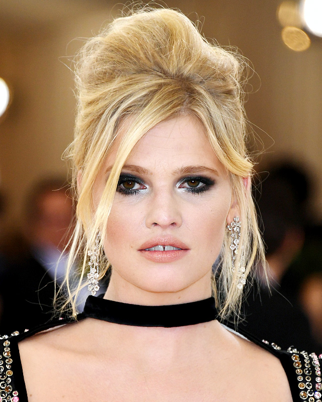 Самые смелые бьюти-образы Met Gala — 2016 (фото 10)