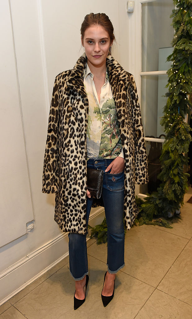 Шарлотт Виггинс Рождественская вечеринка в бутике Стеллы МакКартни (фото 8)