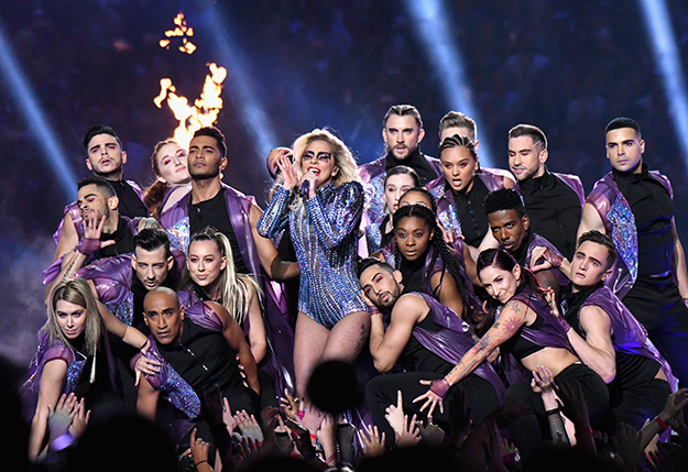 Леди Гага выступила на Супербоуле (фото 1)
