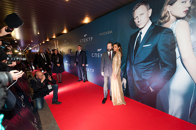 Рэйф Файнс, Наоми Харрис и Дэйв Батиста на премьере фильма "007: Спектр" (фото 7)