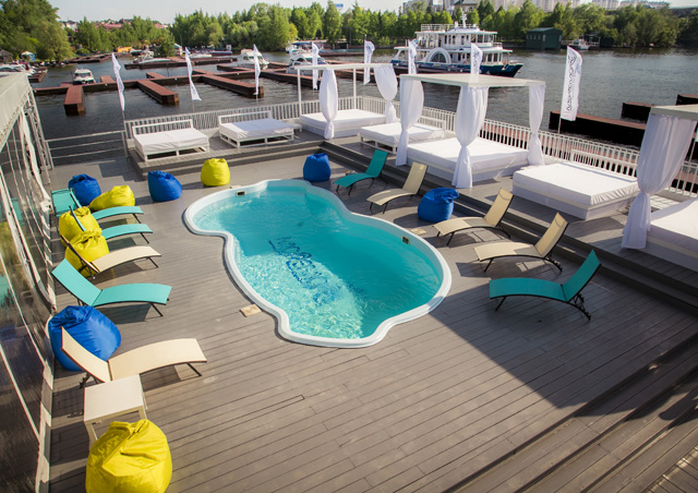 Под шум волны: 4 новых места у воды с едой и напитками (фото 6)