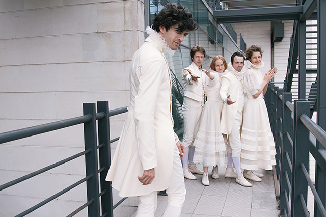 За сценой: как готовятся к спектаклю "Сон в летнюю ночь" в Мастерской Петра Фоменко (фото 7)