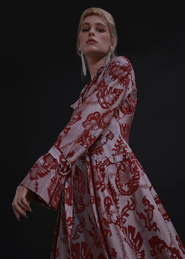 Лучшие съемки Buro 24/7: костюм покебола, блестки на бровях, огромные пуховики (фото 1)