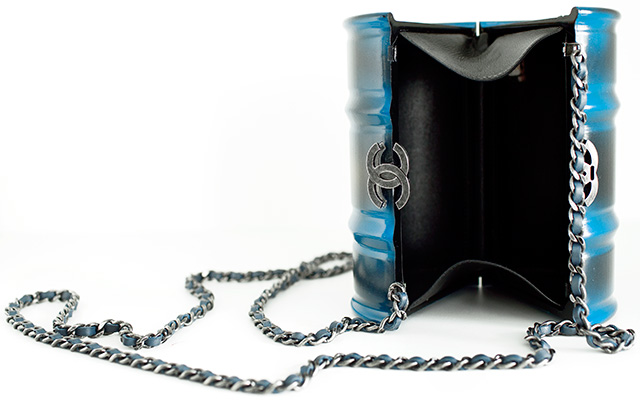 Объект желания: сумка-канистра Chanel (фото 2)