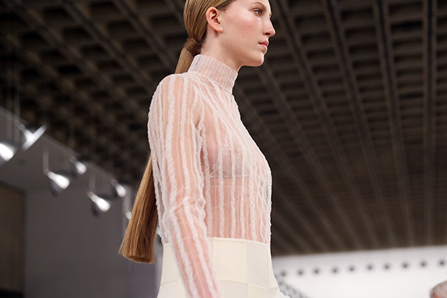 Обзор Buro 24/7: белая коллекция Valentino Haute Couture (фото 1)