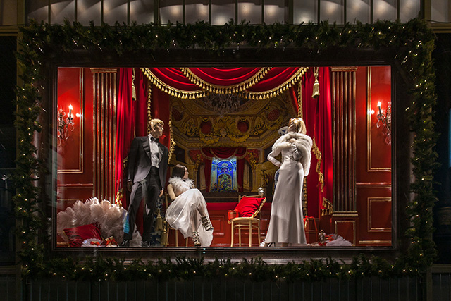 ДЛТ Аристократическая сказка в новогодних витринах ЦУМа и ДЛТ (фото 2)