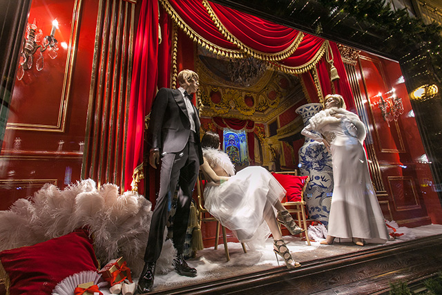 ДЛТ Аристократическая сказка в новогодних витринах ЦУМа и ДЛТ (фото 3)