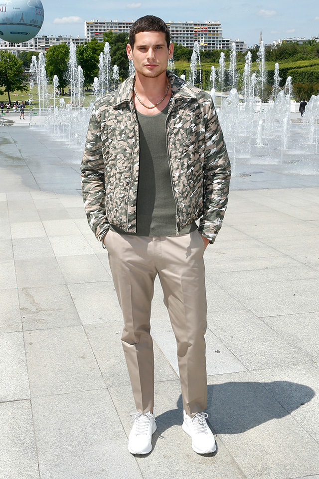 Гости показа Louis Vuitton, весна-лето 2016 (фото 8)