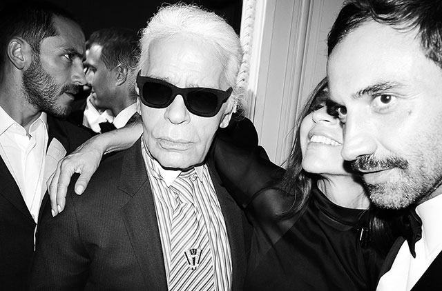 Московская жизнь глазами Тимофея Колесникова на выставке в универмаге "Цветной" (фото 1)