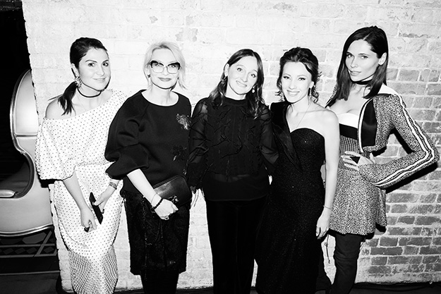 Лаура Джугелия, Эвелина Хромченко, Елена Сотникова, Алена Демина и Полина Аскери Новая коллекция Edem Couture (фото 12)