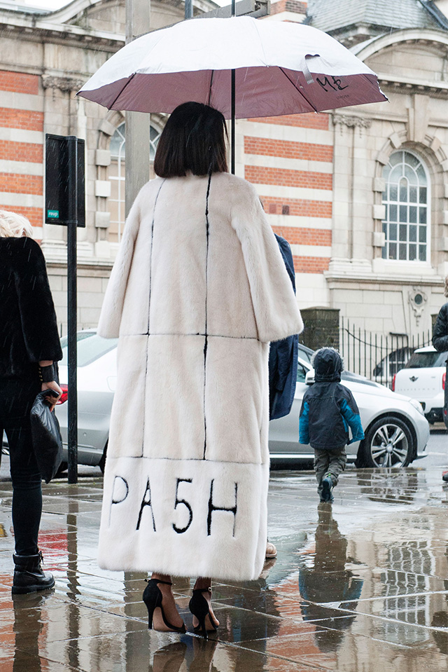 Неделя моды в Лондоне F/W 2015: street style. Часть 2 (фото 8)