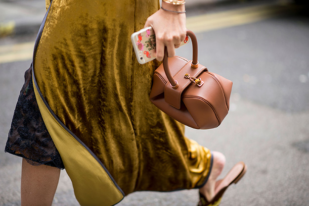 Что носят на Неделе моды в Лондоне: часть 3 (фото 8)