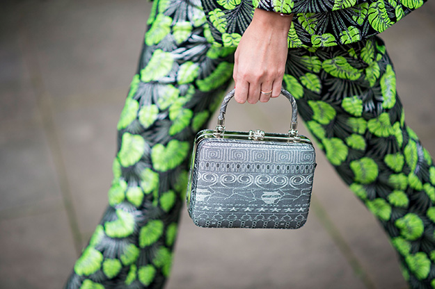 Что носят на Неделе моды в Лондоне: часть 3 (фото 14)