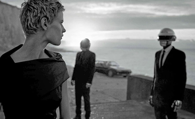 Daft Punk и Саския де Брау в съемке Питера Линдберга (фото 7)