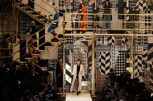 Обзор Buro 24/7: Max Mara, осень-зима 2016 (фото 1)