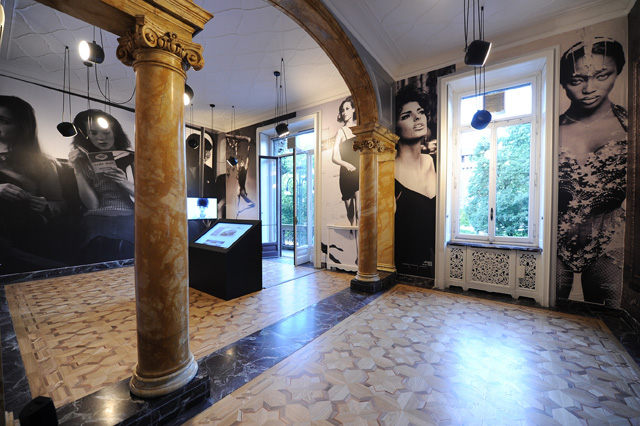 Золото нации: все подробности юбилейной выставки Vogue Italia (фото 2)