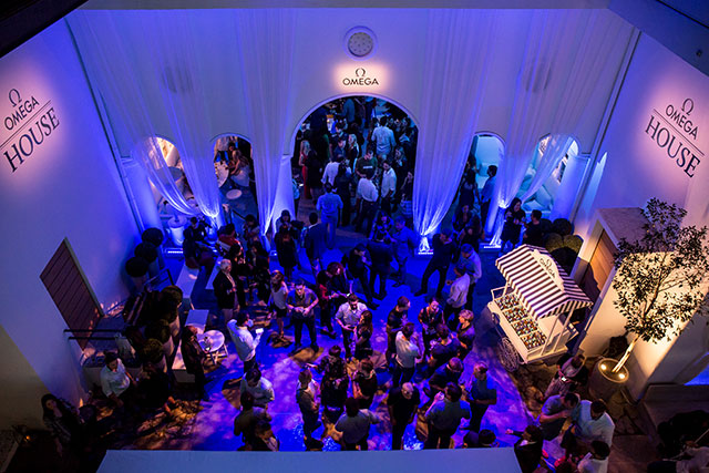 Майкл Фелпс и другие олимпийские пловцы в доме OMEGA (фото 1)