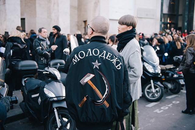 Неделя моды в Париже, осень-зима 2016: street style. Часть 3 (фото 19)