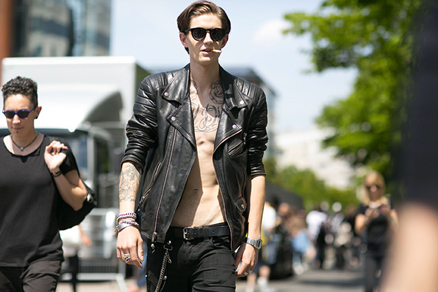 Неделя мужской моды в Париже, весна-лето 2016: street style. Часть 1 (фото 18)