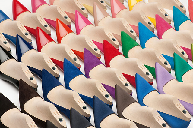 Клиентки Prada смогут сами создать идеальную пару обуви (фото 1)