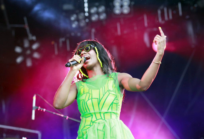 Santigold во время выступления на Made In America Festival, 2012 Santigold во время выступления на Made In America Festival, 2012