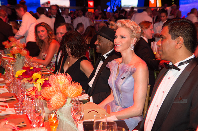 Княгиня Шарлин 68-й гала-бал Красного Креста в Монако (фото 9)