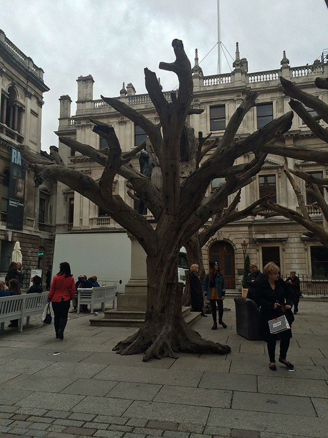 Ai Weiwei, Tree, 2010 Новая выставка в Fondation Louis Vuitton посвящена искусству Китая (фото 3)