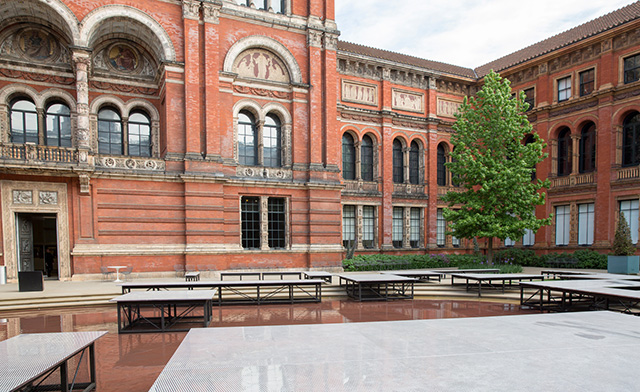 Мексиканская инсталляция в Музее Виктории и Альберта (фото 1)