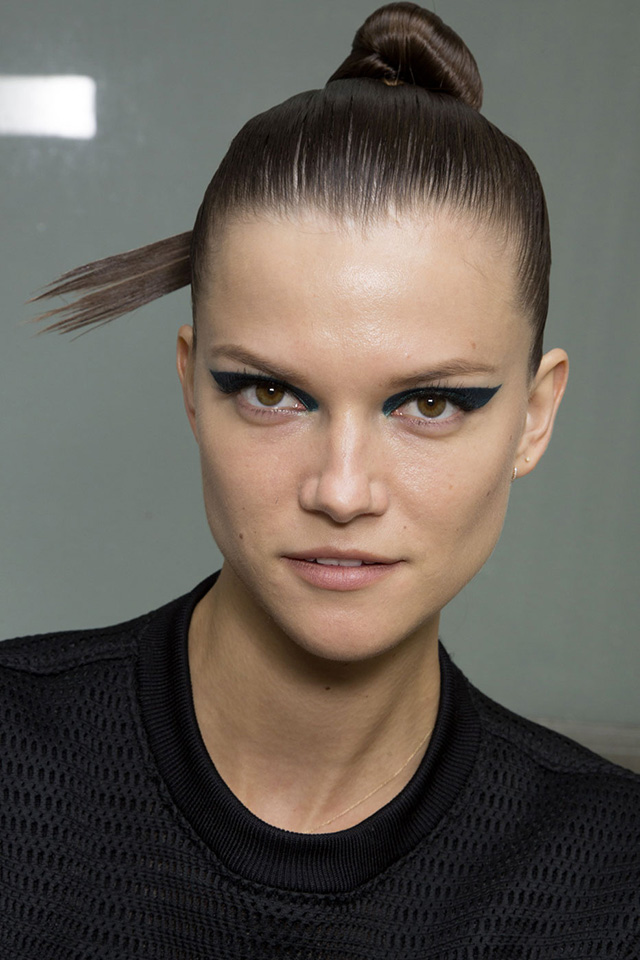 Красота в деталях: образы с показа Atelier Versace (фото 4)