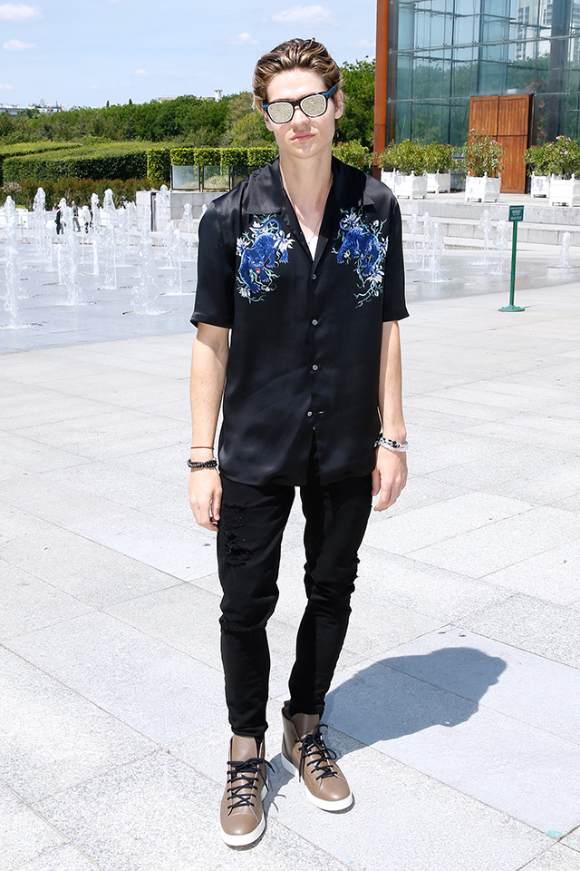 Гости показа Louis Vuitton, весна-лето 2016 (фото 7)