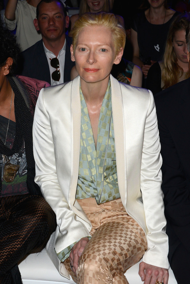 Тильда Суинтон на показах в рамках недели моды в Берлине (фото 1)