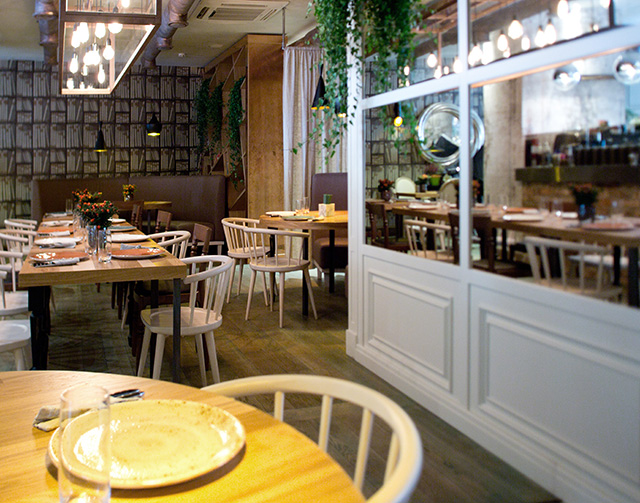 Кафе Extra Virgin на углу Покровки и Чистопрудного бульвара: за и против (фото 1)