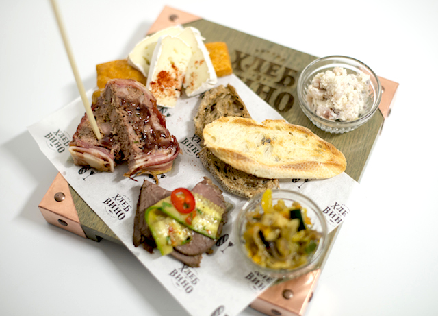 Тайная вечеря: ресторан Сергея Минаева "Хлеб и вино" (фото 1)