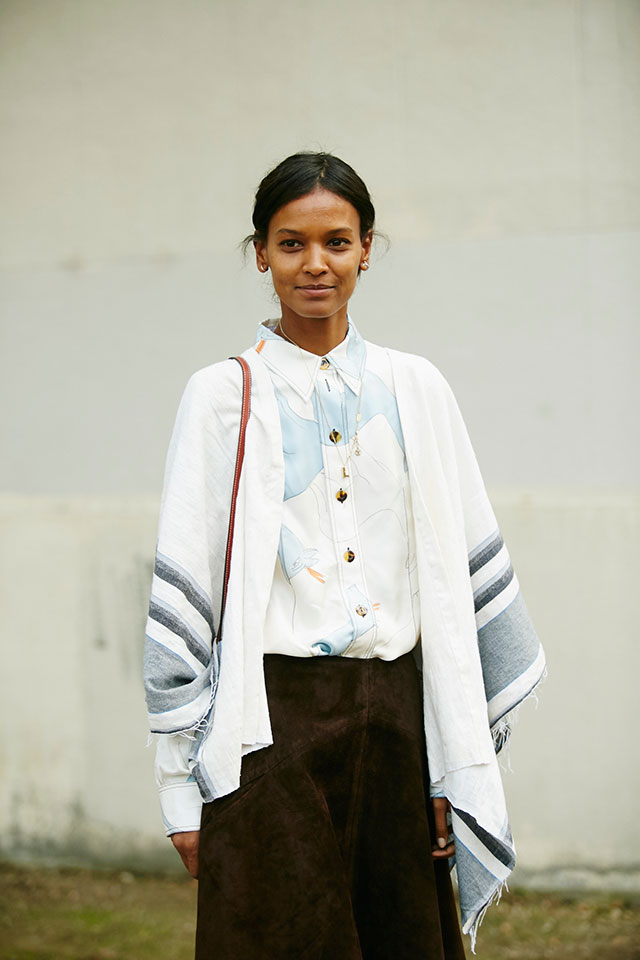 Неделя моды в Париже, весна-лето 2016: street style. Часть 3 (фото 20)